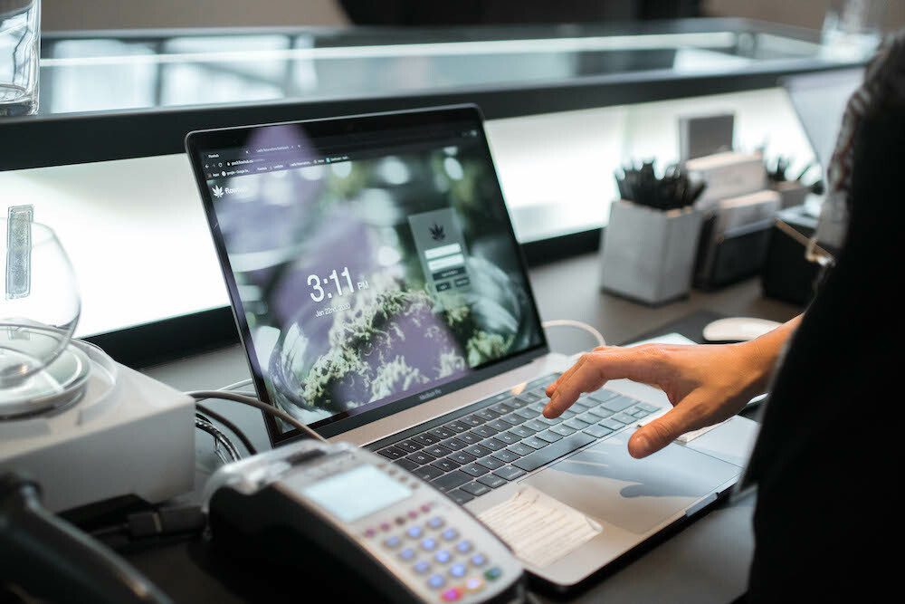dispensary staff time tracking